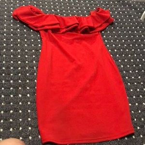 Sexy off the shoulder red dress! ❤️❤️ 💃🏻